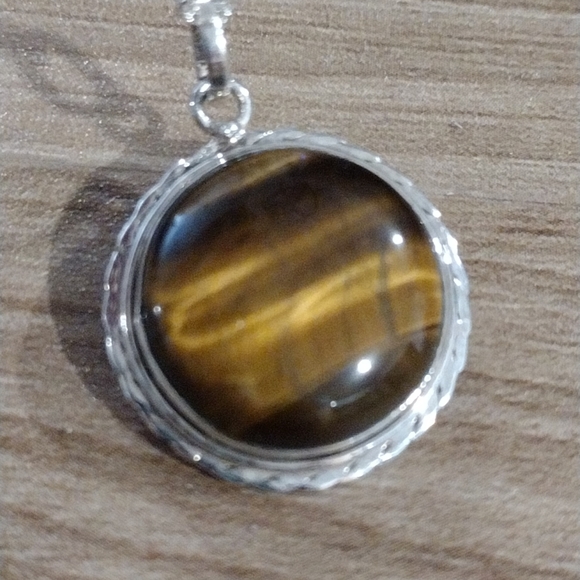 Tigers Eye Round Pendant with Silver Bezel - Picture 9 of 16